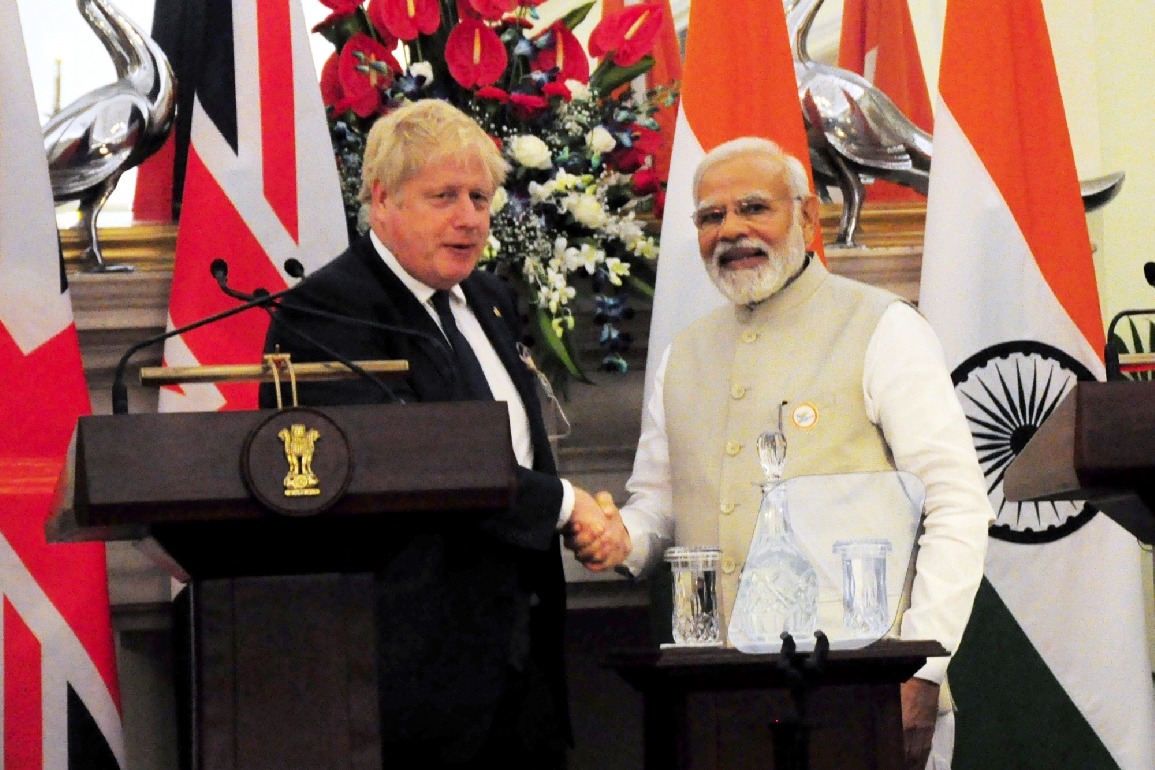 Modi congratulates Johnson for successfully organising COP 26 last year