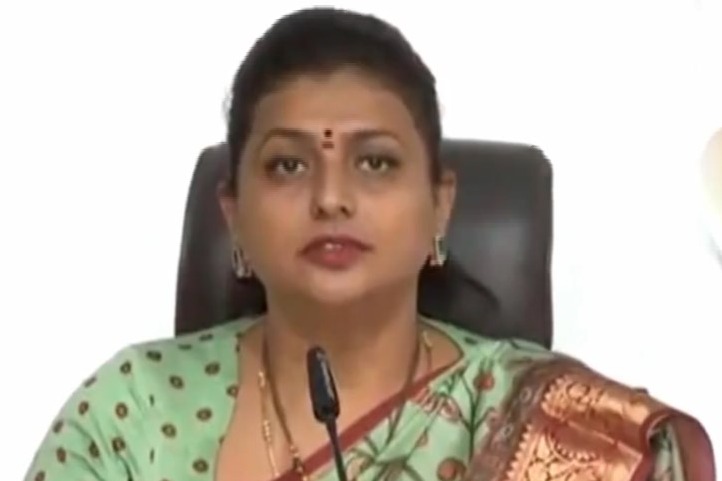 DWCRA women ready to send their old saris to Chandrababu, Nara Lokesh: Roja