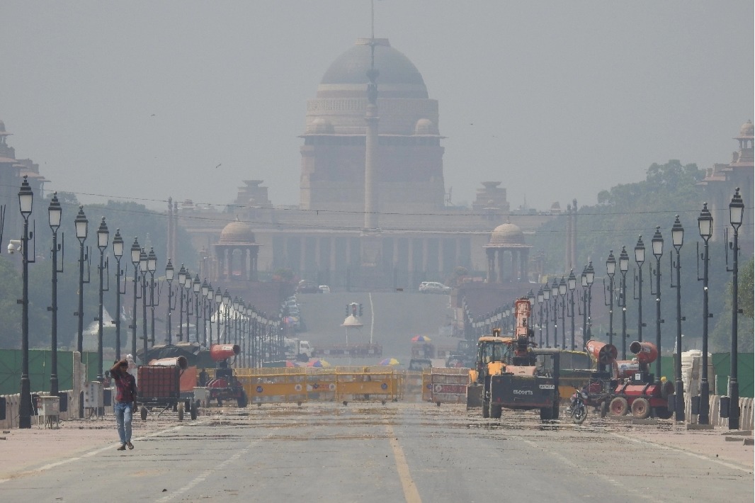 Heat wave continues to prevail over large parts of India