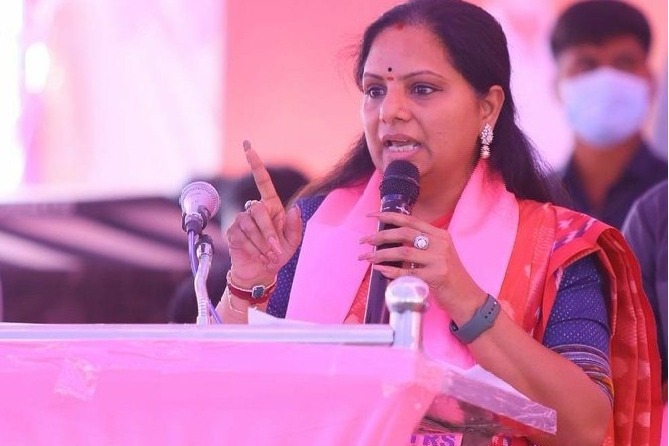 Kavitha slams Centre over hike in commercial LPG price