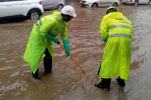 Heavy rains lash Hyderabad, boats out for rescue in old city