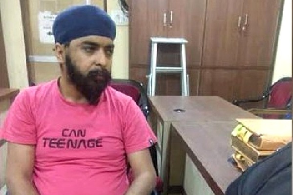 Bagga's mother accuses Kejriwal of conspiring against her son