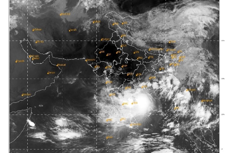 Severe Cyclonic Storm Asani brings rain along Andhra coast