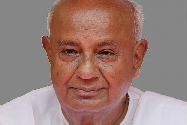 Former PM Deve Gowda turns 89, PM Modi greets