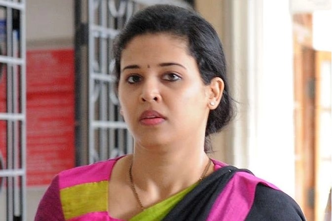 K'taka govt orders probe against IAS officer Rohini Sindhuri