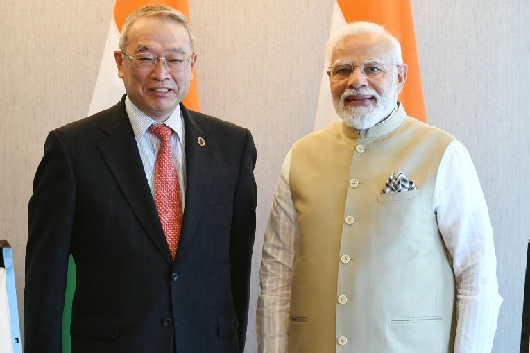 Modi meets industry leaders in Japan, invites them to invest in India