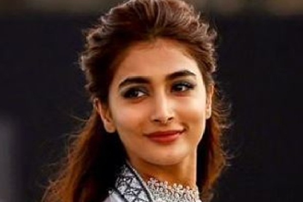 Pooja Hegde to soon join Vijay Deverakonda for 'Jana Gana Mana' shoot