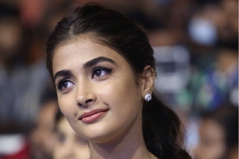 Pooja Hegde "drops out" of Pawan Kalyan's upcoming film