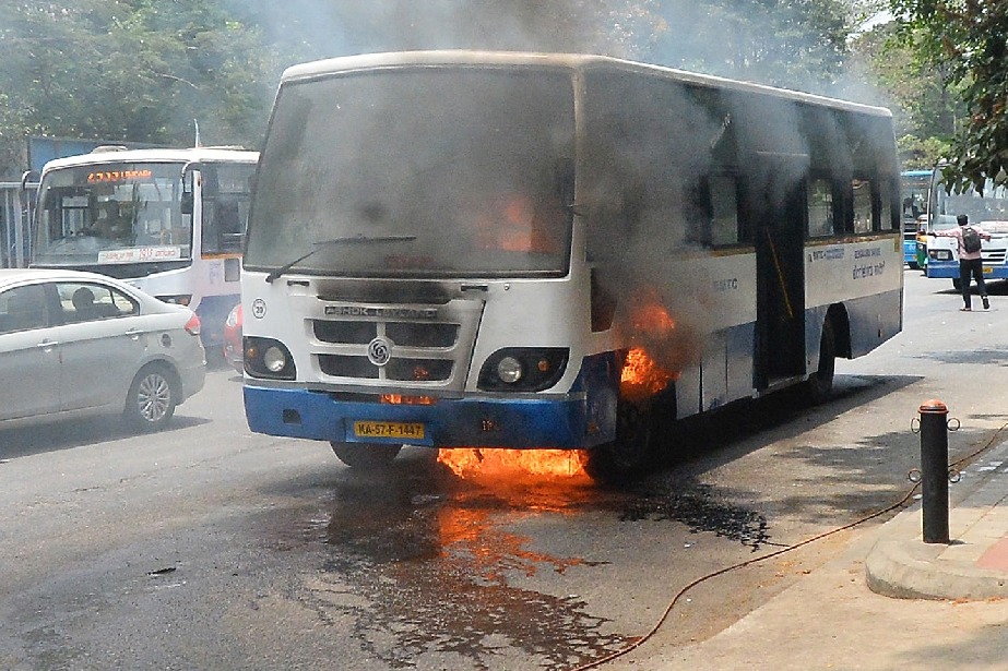 Four burnt alive as Hyderabad-bound bus catches fire in K'taka