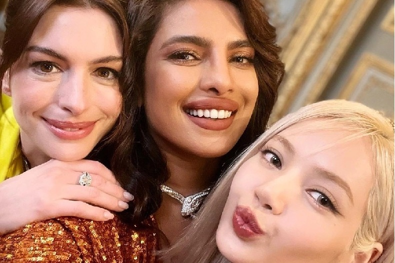 Priyanka Chopra Jonas poses with Anne Hathaway, Blackpink's Lisa