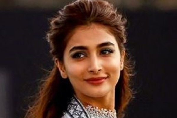 Pooja Hegde lambasts IndiGo staffer for rude behaviour; airline apologises