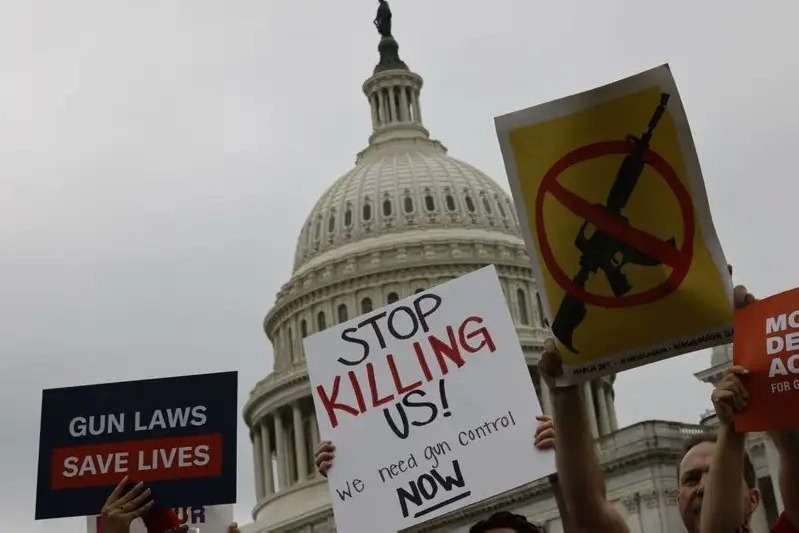 Lawmakers in New York pass bills to enforce stringent gun control