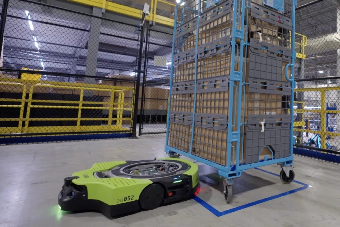 Amazon unveils its 1st fully autonomous mobile robot