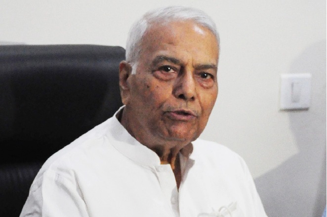 Prez poll: Sinha to file nomination on Monday but fissures appear in Oppn