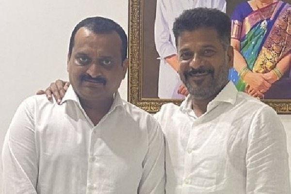 TPCC chief Revanth meets film producer Bandla Ganesh at his house