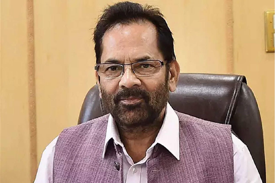 Mukhtar Naqvi steps down as union minister, submits resignation to PM