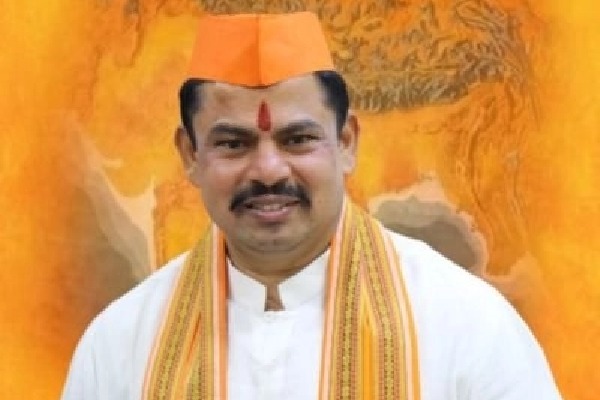 Narrow escape for Telangana BJP MLA in Amarnath