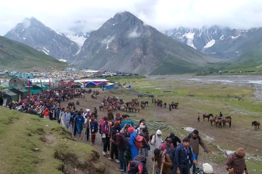 Over 7,100 pilgrims leave for Amarnath cave shrine from base camp