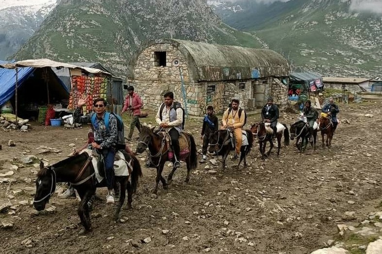 Over 1.28 lakh Yatris perform ongoing Amarnath Yatra