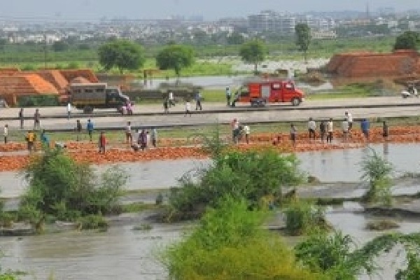 Fly ash bund burst inundates five villages, contaminates river near Nagpur