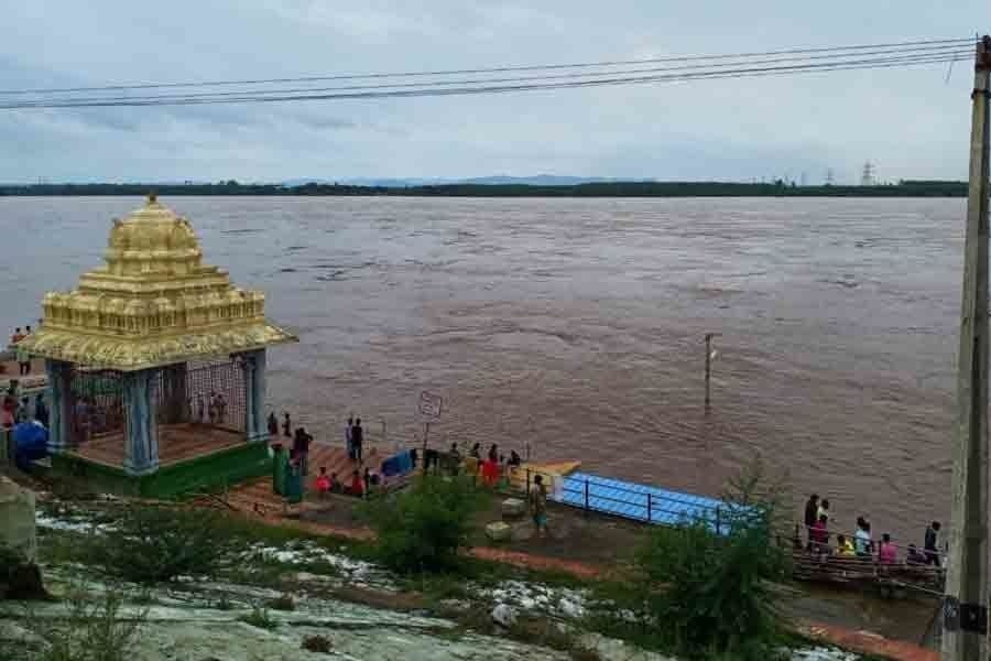 Godavari level at Bhadrachalam drops below danger mark