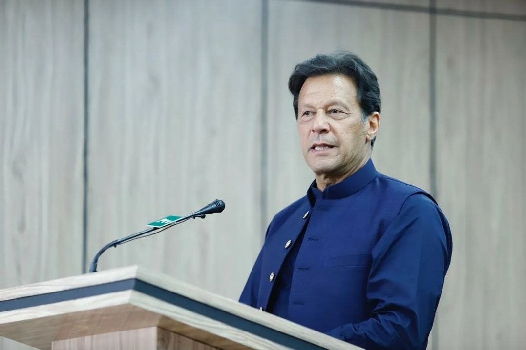 Nawaz-Zardari nexus destroying Pakistan economy: Imran