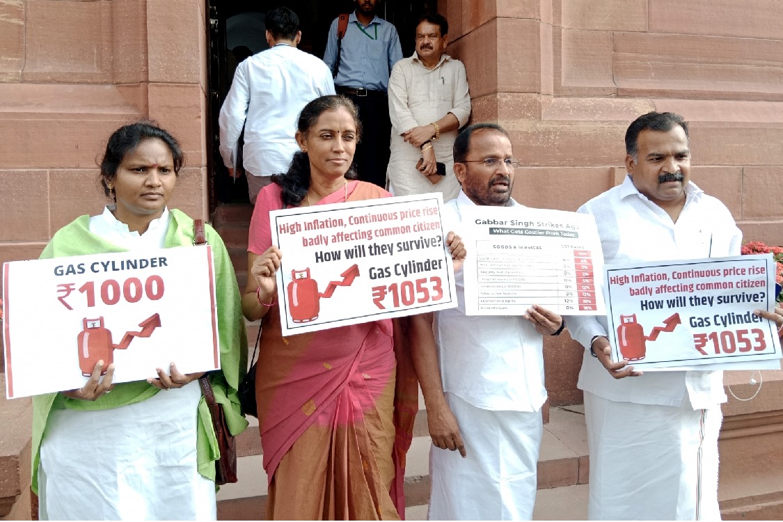 4 Cong Lok Sabha MPs suspended for entire Monsoon Session