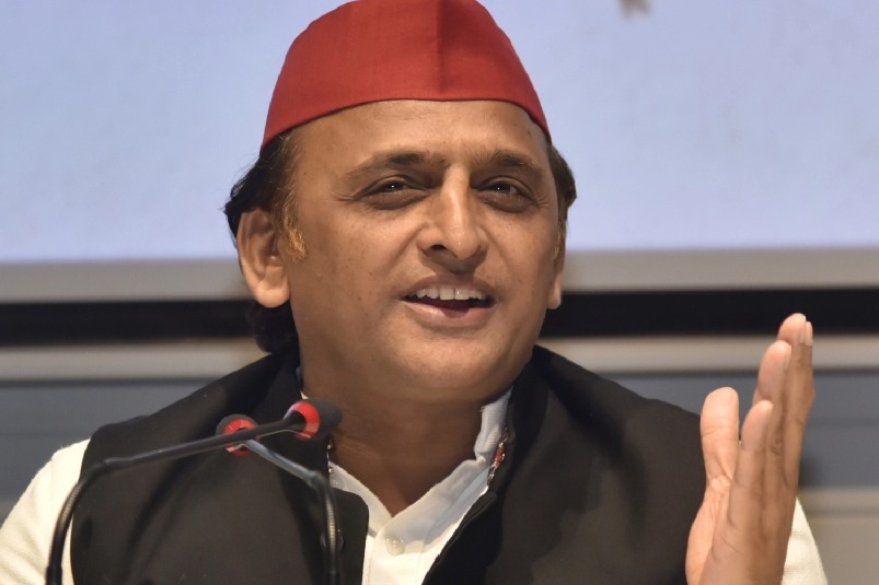 Akhilesh comes out in support of Cong President Sonia Gandhi