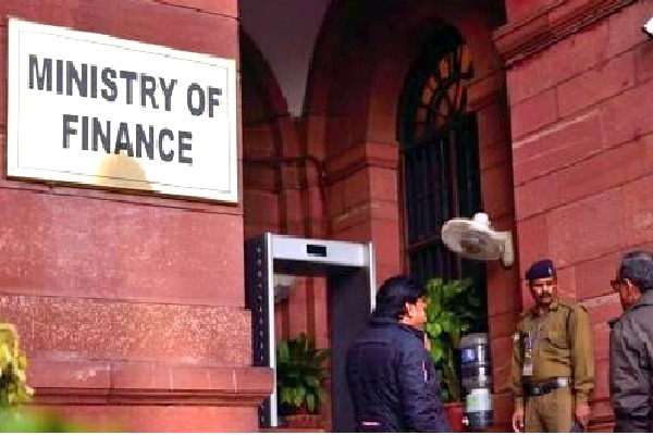 Banks write off Rs 10L cr in last 5 FYs