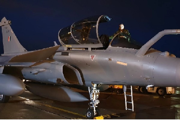 Three French Rafale jets stop over in India during Indo-Pacific deployment