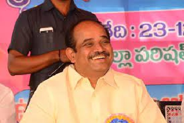 Munugode by-poll: CM KCR to meet Kancharla Krishna Reddy today