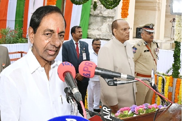 'Politics of hate to hide failures': KCR hits out at Centre