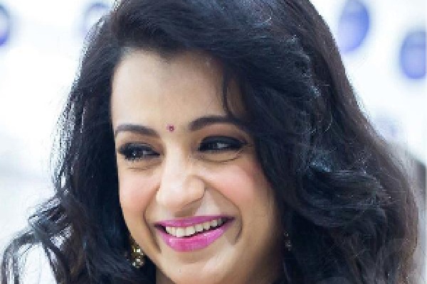 Actress Trisha keen to join Congress at 39