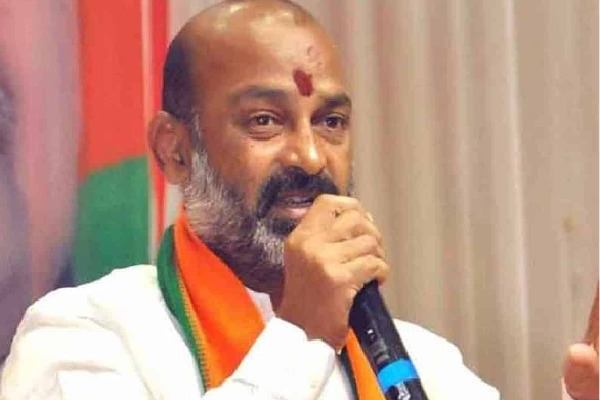 Telangana BJP chief Bandi Sanjay arrested, deeksha foiled