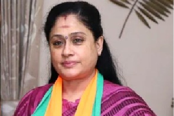 Vijayashanti takes exception to Kavitha filing defamation suit against BJP leaders