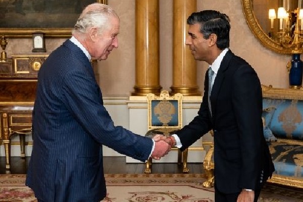 Rishi Sunak officially becomes UK PM after meeting King