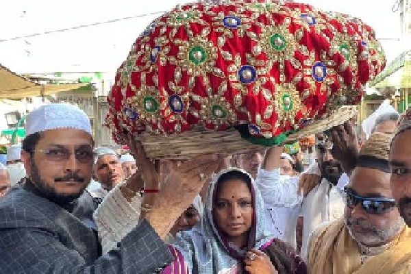 TRS MLC Kalwakuntla Kavitha pays visit to Khwaja Mohiuddin Chisti Dargah in Ajmer