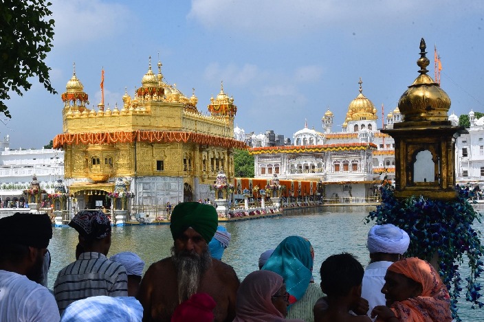 Wheelchair-bound devotee denied entry into Golden Temple