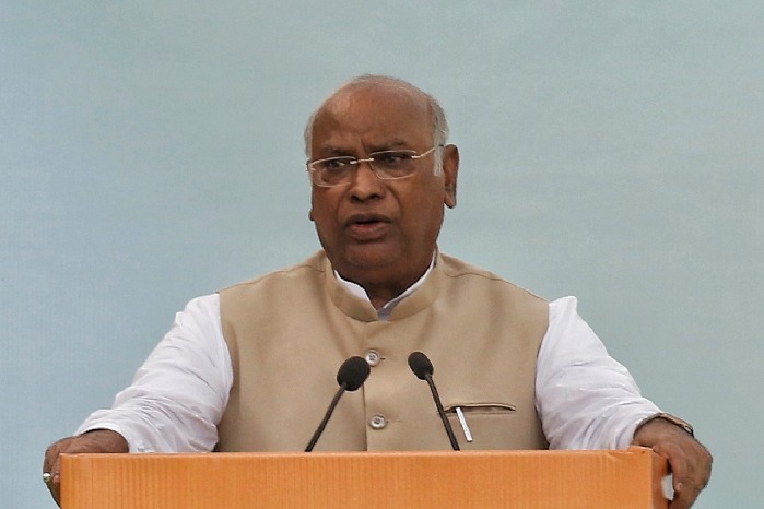 Only Congress can bring non-BJP government: Kharge