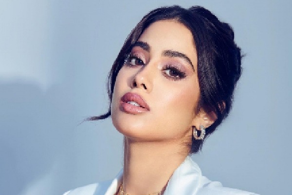 'I'm quite superstitious', says Janhvi Kapoor