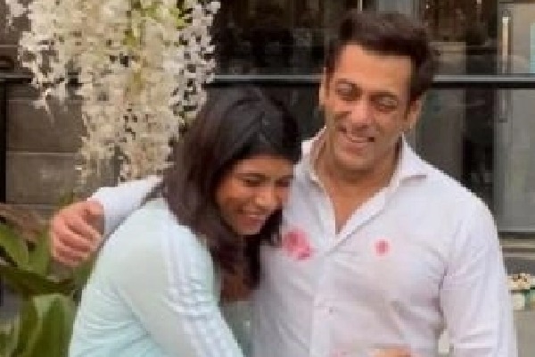 Salman Khan makes boxer Nikhat Zareen's dream come true