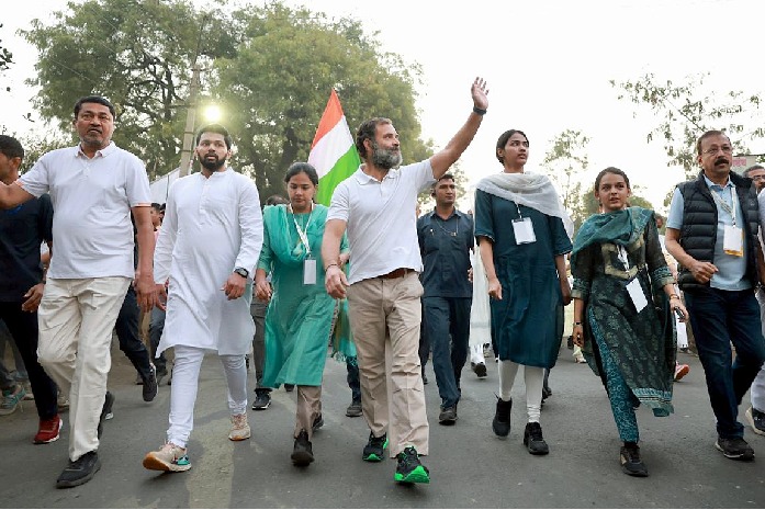 89 years after Gandhiji, Rahul visits Akola, says it's a 'happy coincidence'