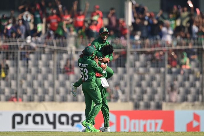 IND v BAN, 1st ODI: Mehidy, Mustafizur stun India with unbeaten last-wicket stand, Bangladesh win by 1 wicket