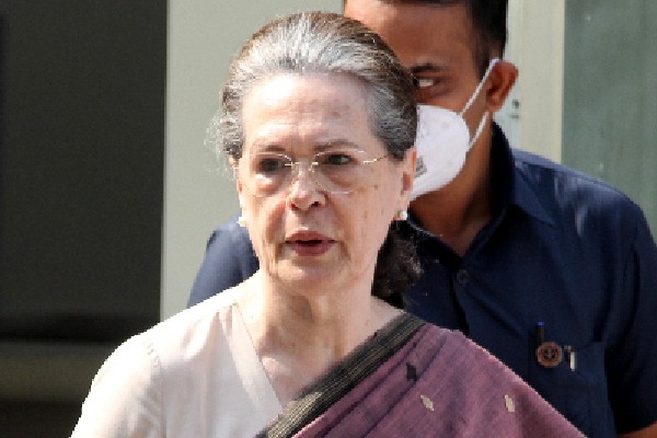 Sonia Gandhi turns 76, Cong leaders extend greetings