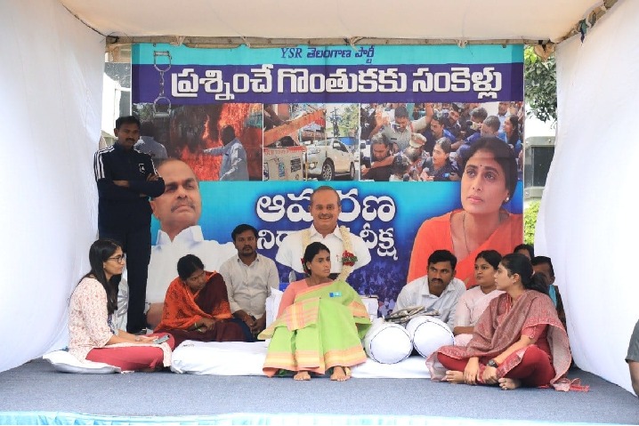 Sharmila continues indefinite fast at Hyderabad residence