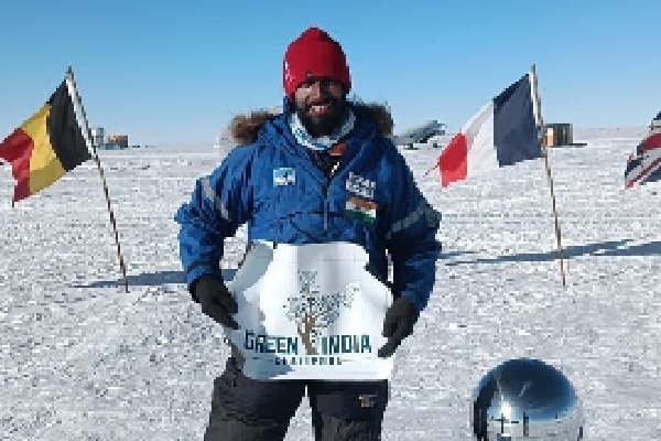 Green India Challenge flag hoisted on Antarctica's highest mountain