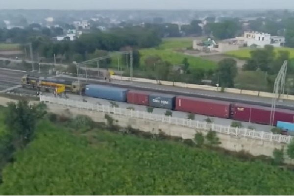 Goods trains collide head-on, Lucknow-Varanasi route affected