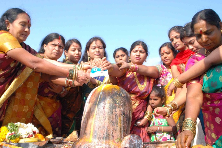 CMs, Governors of Telugu states greet people on Maha Shivratri