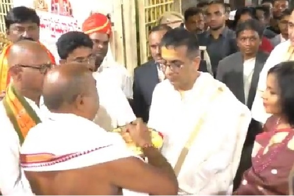 CJI Chandrachud offers prayers at Srisailam temple