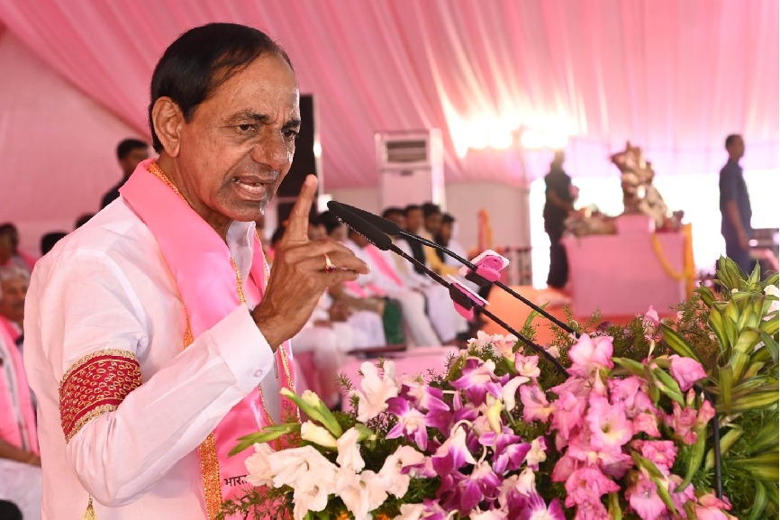 KCR announces Rs 10,000 per acre compensation for crop losses